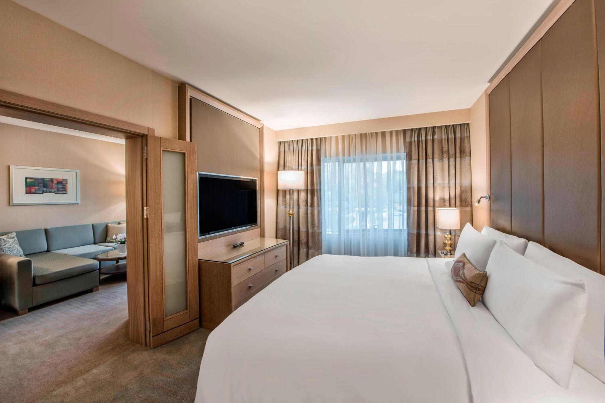 Renaissance Polat Готель 5*